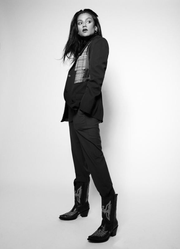 Click to view full size image
==============
Simone Ashley photographed for Notino by Joseph Sinclair (2020)
Simone Ashley photographed for Notino by Joseph Sinclair (2020)