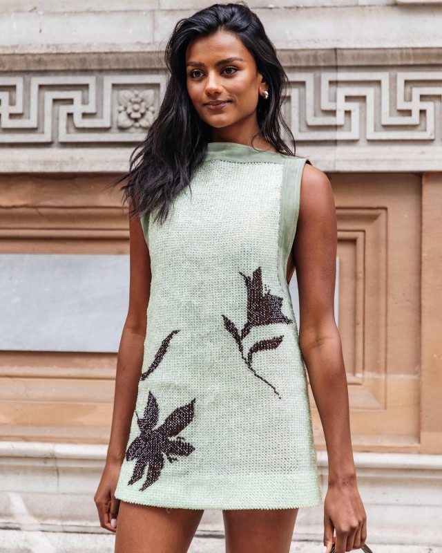 Click to view full size image
==============
Simone Ashley arriving at the 16Arlington show on September 15, 2024 in London, UK
Simone Ashley arriving at the 16Arlington show on September 15, 2024 in London, UK