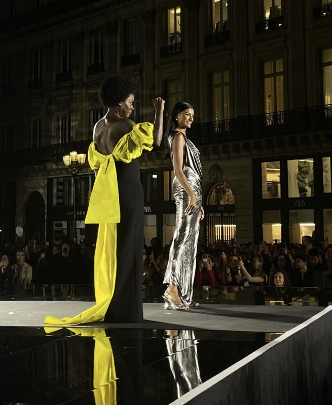 Click to view full size image
==============
Simone Ashley and Viola Davis walk the runway of the Walk Your Worth show, hosted by L'Oréal Paris, on September 23, 2024 in Paris, France
Simone Ashley and Viola Davis walk the runway of the Walk Your Worth show, hosted by L'Oréal Paris, on September 23, 2024 in Paris, France