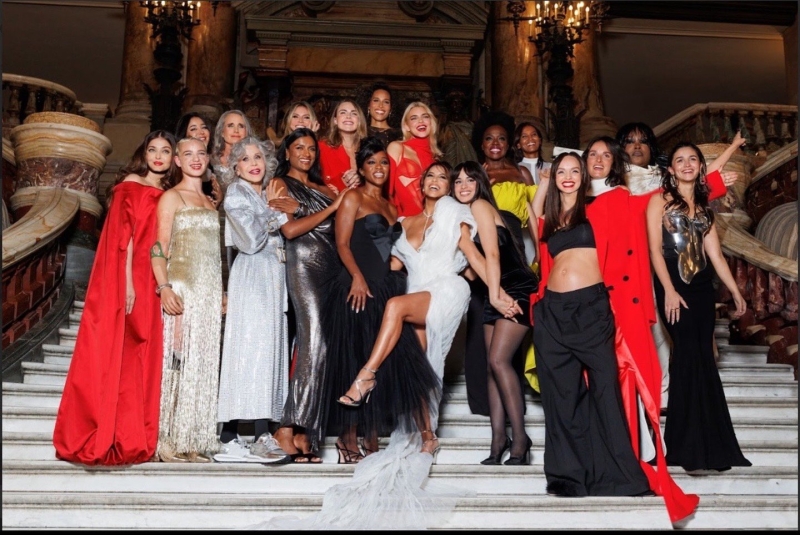 Click to view full size image
==============
Simone Ashley backstage the Walk Your Worth show, hosted by L'Oréal Paris, on September 23, 2024 in Paris, France
Simone Ashley backstage the Walk Your Worth show, hosted by L'Oréal Paris, on September 23, 2024 in Paris, France